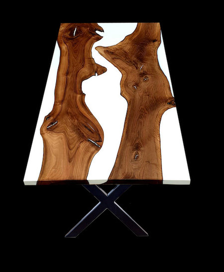 table bois et epoxy blanc avec pied metal 